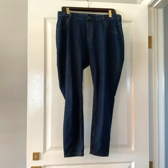 Hue stretch pull on legging style jeans in deep blue L - Picture 1 of 4
